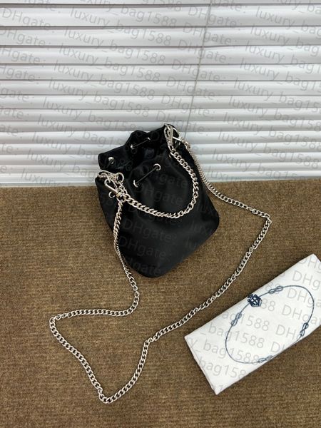 women bag designer mini bucket shoulder bag chain cross body metal triangle logo imported nylon fashion crossbody bag
women bag designer mini bucket shoulder bag chain cross body metal triangle logo imported nylon fashion crossbody bag