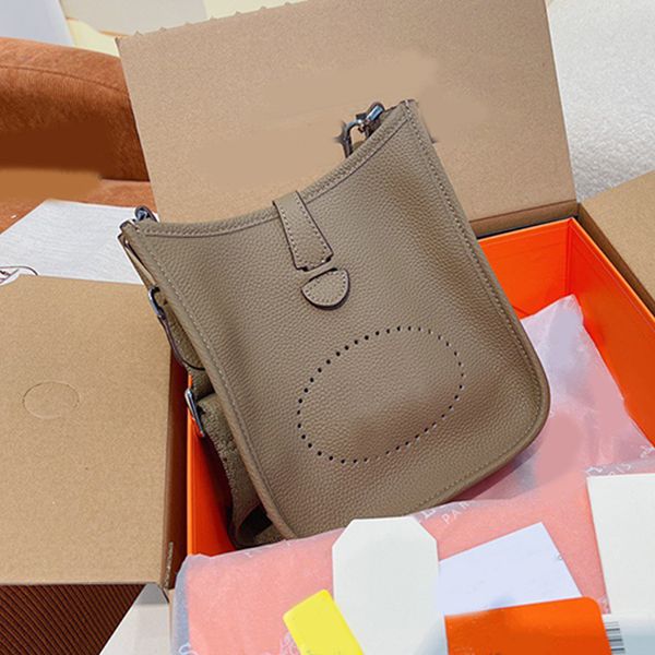 fashion genuine leather bag for women evelyne designer the gm bag chocolat taurillon clemence tote shoulder evening bags crossbody hollow ou
fashion genuine leather bag for women evelyne designer the gm bag chocolat taurillon clemence tote shoulder evening bags crossbody hollow ou
