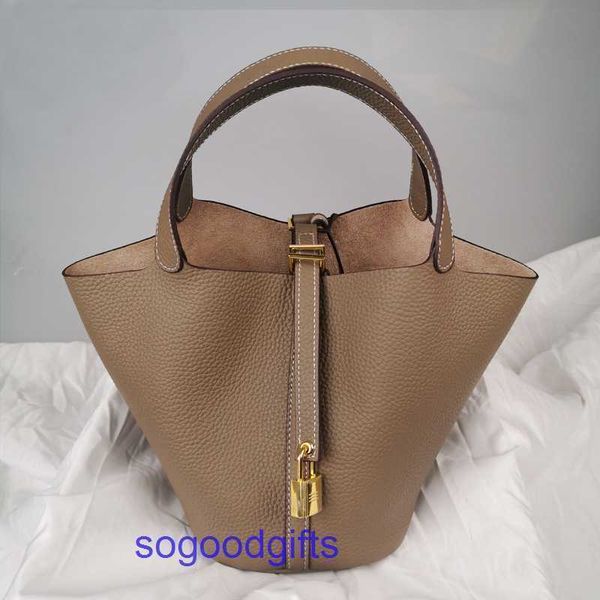women's designer bags genuine leather picotin lock herme handbags tote bag new layer cowhide leather portable middle-aged mother's
women's designer bags genuine leather picotin lock herme handbags tote bag new layer cowhide leather portable middle-aged mother's