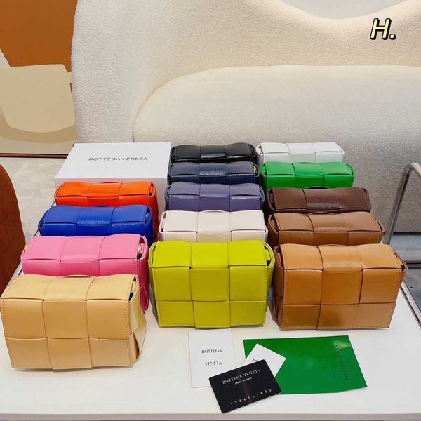 shoulder bag women crossbody bottage venates backpack purse handbags seam leather ladies metal chain classic woven messenger bag luxurys des
shoulder bag women crossbody bottage venates backpack purse handbags seam leather ladies metal chain classic woven messenger bag luxurys des