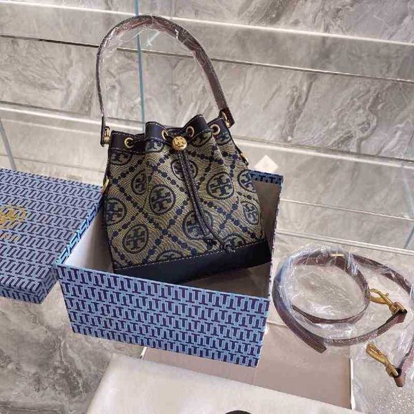 luxuries designers burchs handbag torys tote bag crossbody designer women handbags tbs shoulder totes bags tb purses wallet torrys 9k3h
luxuries designers burchs handbag torys tote bag crossbody designer women handbags tbs shoulder totes bags tb purses wallet torrys 9k3h
