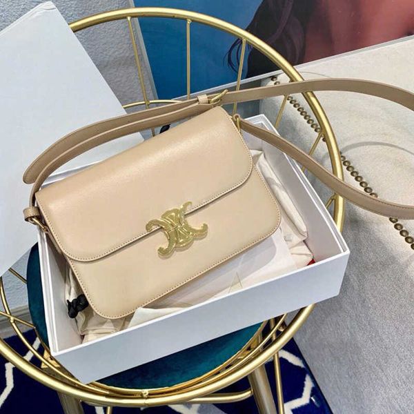 jrwy 2022 new box women's bag tofu small square lisa the same triumphal arch leather single shoulder messenger
jrwy 2022 new box women's bag tofu small square lisa the same triumphal arch leather single shoulder messenger