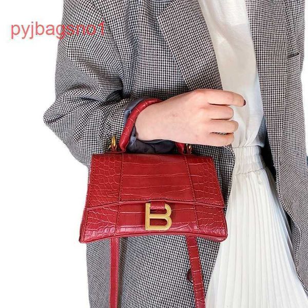 hourglass bag balencig shoulder bags online shop net red hourglass crocodile pattern personalized lock hand si 7xun
hourglass bag balencig shoulder bags online shop net red hourglass crocodile pattern personalized lock hand si 7xun