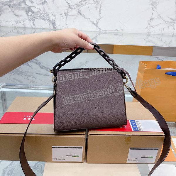 luxury shoulder handbags designer bags tote bag brand brown flower women messenger crossbody bags classic make up purses
luxury shoulder handbags designer bags tote bag brand brown flower women messenger crossbody bags classic make up purses