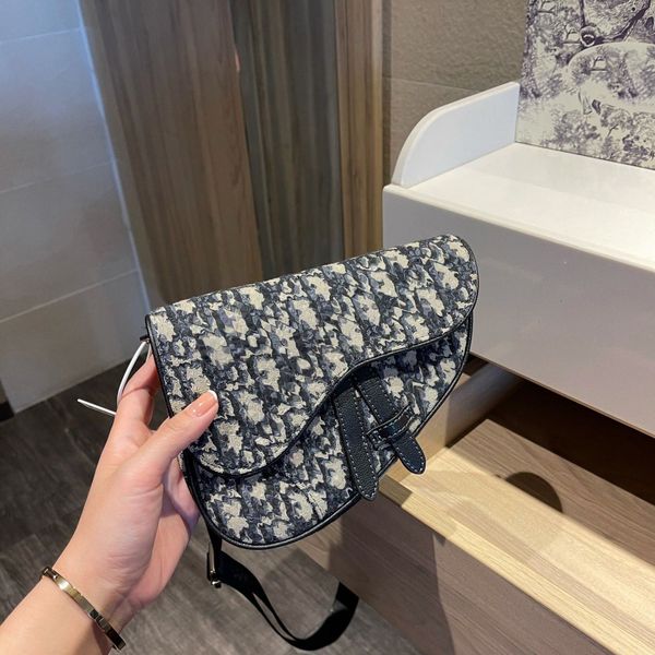 2022 bumbag waist bags cross body shoulder bag chest purse luxurys men fanny pack designer women side body nylon wallet versatile
2022 bumbag waist bags cross body shoulder bag chest purse luxurys men fanny pack designer women side body nylon wallet versatile