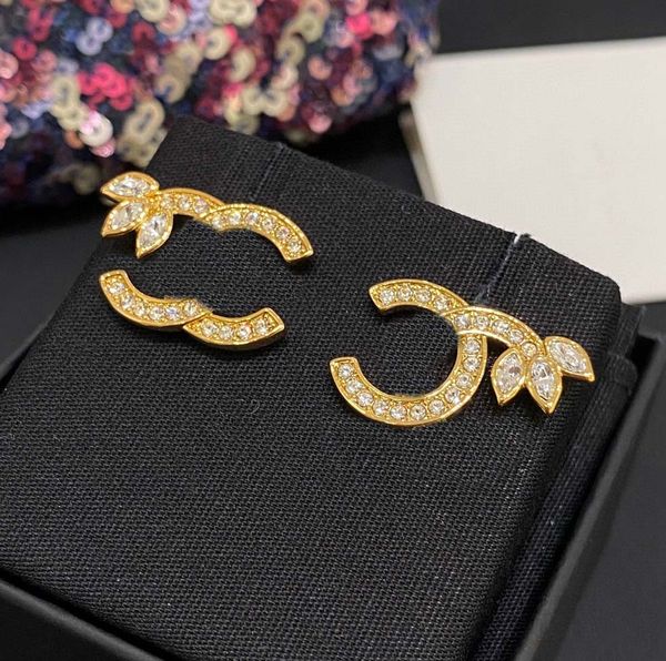 2022 luxury quality charm stud earring with diamond and flower shape have box stamp ps7276a, Golden
2022 luxury quality charm stud earring with diamond and flower shape have box stamp ps7276a, Golden