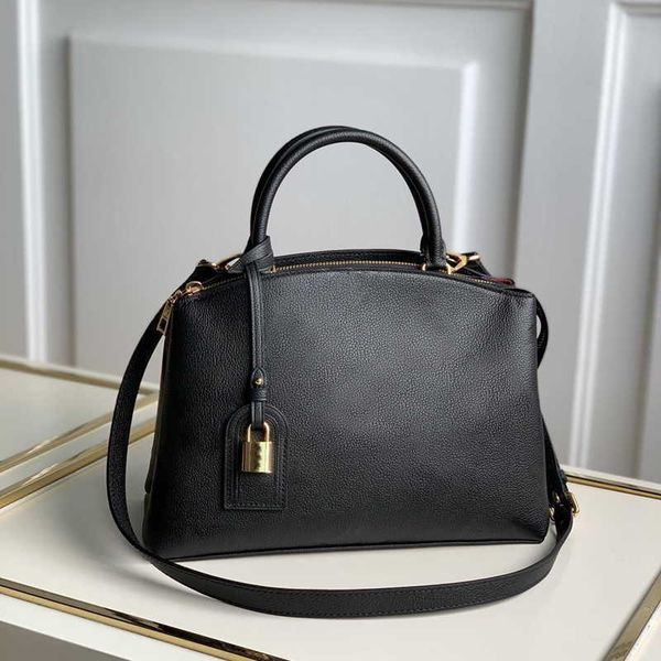 genuine leather bags women fashion louise viuton vutton handbags shoulder messenger bags petit palais tote grand palais satchel m58916
genuine leather bags women fashion louise viuton vutton handbags shoulder messenger bags petit palais tote grand palais satchel m58916