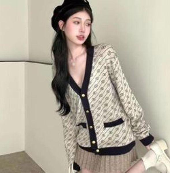 women's sweater for luxury brand designer letter casual knit shirt v-neck autumn fashion ladie spuff dress sweater, White;black
women's sweater for luxury brand designer letter casual knit shirt v-neck autumn fashion ladie spuff dress sweater, White;black