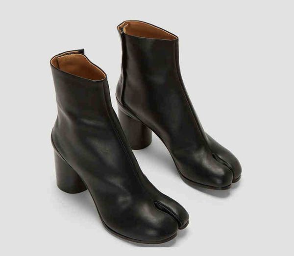 brand design tabi boots split toe chunky high heel women leather zapatos mujer fashion autumn shoes botas 220815, Black
brand design tabi boots split toe chunky high heel women leather zapatos mujer fashion autumn shoes botas 220815, Black