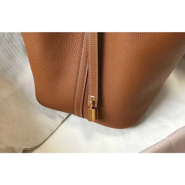 leather designer bags picotins basket lock handbag hemees quality h brand vegetable basket togo leather bucket bag casual handbag 967o
leather designer bags picotins basket lock handbag hemees quality h brand vegetable basket togo leather bucket bag casual handbag 967o