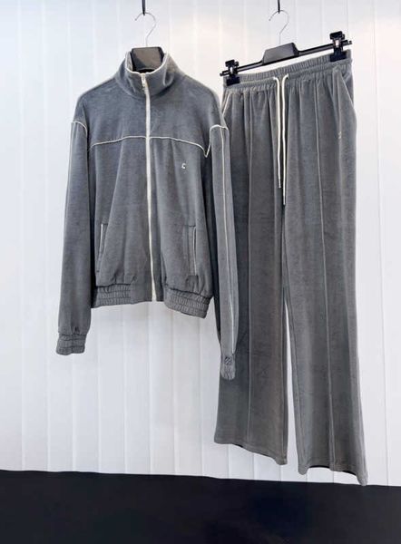 solid color velvet brand two pieces pants lettered logo embroidery collar zipper elastic waist loose trousers fashionable women tracksuits, White
solid color velvet brand two pieces pants lettered logo embroidery collar zipper elastic waist loose trousers fashionable women tracksuits, White