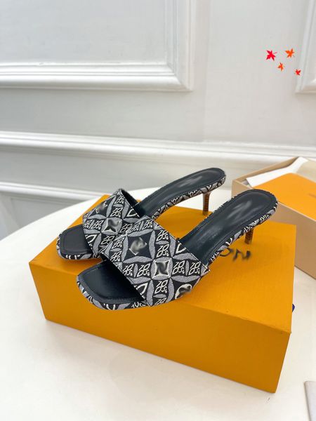 2023 women woody mules slippers designer canvas cross woven sandals summer outdoor peep toe casual slipper letter stylist shoes with box -h0, Black
2023 women woody mules slippers designer canvas cross woven sandals summer outdoor peep toe casual slipper letter stylist shoes with box -h0, Black