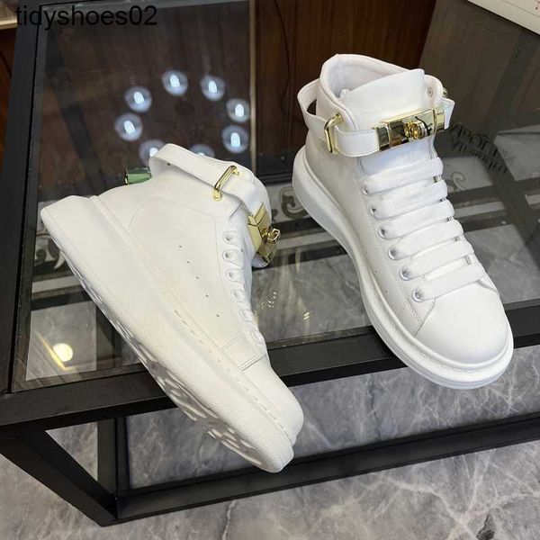 2022 new mcqueenss sting high small white shoes men's fashion shoes versatile ins super pure white casual dad shoes
2022 new mcqueenss sting high small white shoes men's fashion shoes versatile ins super pure white casual dad shoes