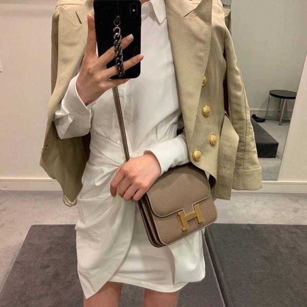 designer constances bags herme tote bag 2022 new fashion h button kangkang bag stewardess leather womens tofu single shoulder m
designer constances bags herme tote bag 2022 new fashion h button kangkang bag stewardess leather womens tofu single shoulder m