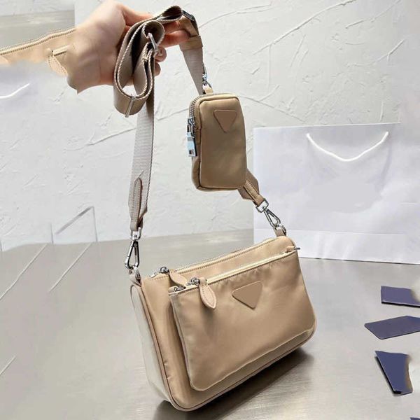 designer luxury women the tote bag fashion versatile handbags shoulder crossbody bags purse telfars totes large capacity saddle wallets 7a 6
designer luxury women the tote bag fashion versatile handbags shoulder crossbody bags purse telfars totes large capacity saddle wallets 7a 6