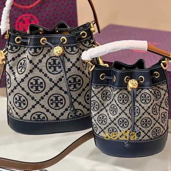designer bags burchs shoulder crossbody torys luxury womens's classic handbags 2022 new drawstring bucket bag jacquard canvas printed s
designer bags burchs shoulder crossbody torys luxury womens's classic handbags 2022 new drawstring bucket bag jacquard canvas printed s