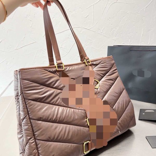 waistpack 2022 autumn and winter new high-end luxury designer capacity soft wax handbag white collar design commuting lazy shopping bag
waistpack 2022 autumn and winter new high-end luxury designer capacity soft wax handbag white collar design commuting lazy shopping bag