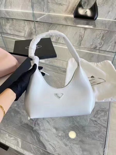 luxurys p croass body arcuate handbag fashion brand 5a quality bag designer shoulder bag woman tote bags
luxurys p croass body arcuate handbag fashion brand 5a quality bag designer shoulder bag woman tote bags