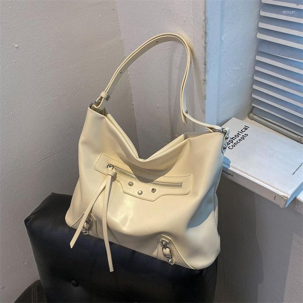 evening bags large capacity bag fashion solid color single shoulder women's simple autumn messenger designer luxury
evening bags large capacity bag fashion solid color single shoulder women's simple autumn messenger designer luxury