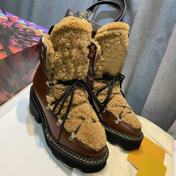 boots designer luxury laureate platform desert boot brand new and dustbags sand boots fashion woman bootie, Black
boots designer luxury laureate platform desert boot brand new and dustbags sand boots fashion woman bootie, Black