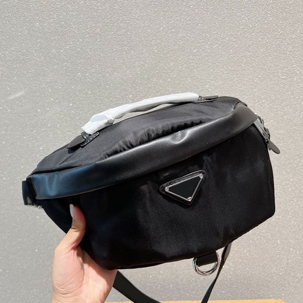prad bags nylon chest bag waist bags women black shoulder purse fashion triangle decoration plain chain handbag back zipper interior print w
prad bags nylon chest bag waist bags women black shoulder purse fashion triangle decoration plain chain handbag back zipper interior print w