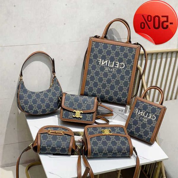 designer bag middle ancient arc de tote bag mini leather floral print hand one shoulder cross canvas girl factory direct sale
designer bag middle ancient arc de tote bag mini leather floral print hand one shoulder cross canvas girl factory direct sale