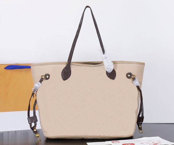 famous fashion women bags lady pu leather handbags bags purse shoulder tote bag female 2022
famous fashion women bags lady pu leather handbags bags purse shoulder tote bag female 2022