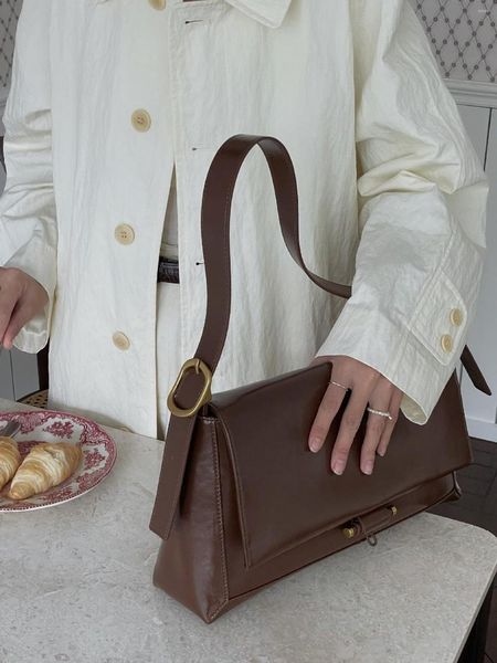 evening bags autumn winter large-capacity commuter flip shoulder underarm bag female niche design lovely cowhide
evening bags autumn winter large-capacity commuter flip shoulder underarm bag female niche design lovely cowhide