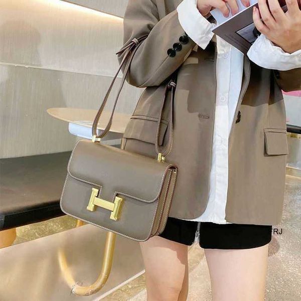 designer bags constances herme palm print leather kangkang female h buckle fashion versatile temperament tofu stewardess on frj
designer bags constances herme palm print leather kangkang female h buckle fashion versatile temperament tofu stewardess on frj