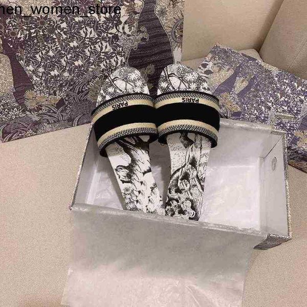 slippers designer sandals women slipper sandal beach shoes summer luxury fashion electric embroidered fabric print bonded leather black
slippers designer sandals women slipper sandal beach shoes summer luxury fashion electric embroidered fabric print bonded leather black