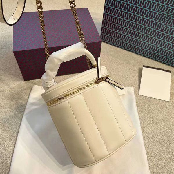 designer luxury women the tote bag fashion versatile handbags shoulder crossbody bags purse tories totes large capacity saddle wallets 7a 7j
designer luxury women the tote bag fashion versatile handbags shoulder crossbody bags purse tories totes large capacity saddle wallets 7a 7j