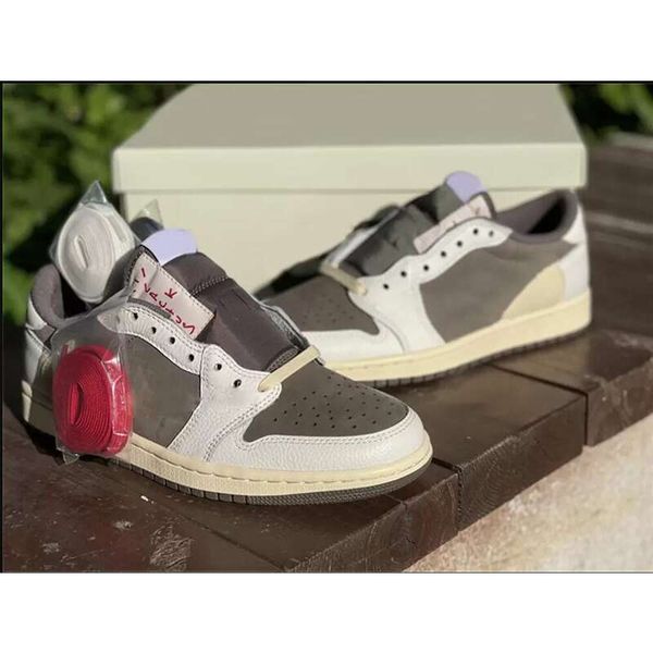 2022 basketball shoes sports sneakers cactus jack baroque brown saturn gold 1s military blue with box authentic fragment 1 travis scotts low
2022 basketball shoes sports sneakers cactus jack baroque brown saturn gold 1s military blue with box authentic fragment 1 travis scotts low