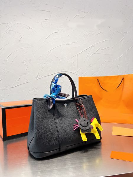 5a totes smiley bag women fashion purse cowhide leather pochette clutch designer togo luxury designer handbags imitation brands classic
5a totes smiley bag women fashion purse cowhide leather pochette clutch designer togo luxury designer handbags imitation brands classic
