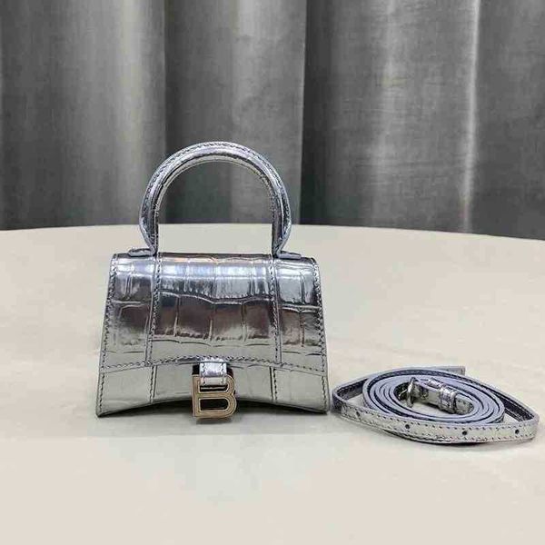 bag balenciga designer italy 2022 early spring women's leather fashion b button hourglass cowhide mini portable diagonal bag 868j
bag balenciga designer italy 2022 early spring women's leather fashion b button hourglass cowhide mini portable diagonal bag 868j