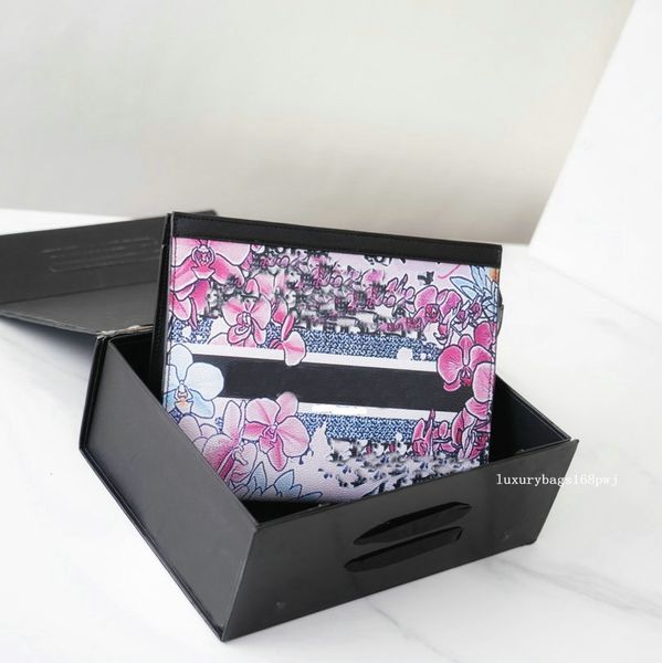 luxurys design waterproof cosmetic bag 26cm protection makeup clutch women men leather travel toiletry pouch for woman with dust bags
luxurys design waterproof cosmetic bag 26cm protection makeup clutch women men leather travel toiletry pouch for woman with dust bags