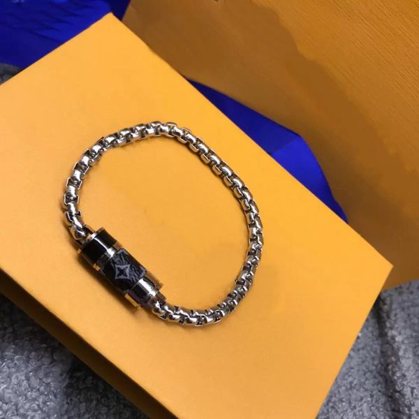 europe america style charm bracelets men lady women perfume bottle silver-color metal thick chain bracelet with wrap initials leather with b, Golden;silver
europe america style charm bracelets men lady women perfume bottle silver-color metal thick chain bracelet with wrap initials leather with b, Golden;silver