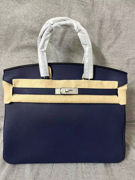 wholesale 35cm totes togo leather designers handbag luxury purse brand bag handmade quality gold and silver hardware blue black brown red ma
wholesale 35cm totes togo leather designers handbag luxury purse brand bag handmade quality gold and silver hardware blue black brown red ma