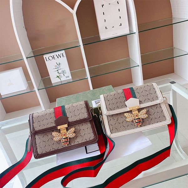 designer letter printed handbags luxury big kids metal bees single shoulder bag old girls stripe strap messenger bags a9136, Black
designer letter printed handbags luxury big kids metal bees single shoulder bag old girls stripe strap messenger bags a9136, Black