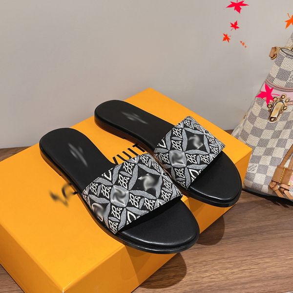 2023 women woody mules slippers designer canvas cross woven sandals summer outdoor peep toe casual slipper letter stylist shoes with box -h0, Black
2023 women woody mules slippers designer canvas cross woven sandals summer outdoor peep toe casual slipper letter stylist shoes with box -h0, Black