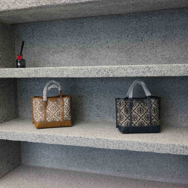 bags luxury torysburchs designer handbag mommy shopping bag medium tot old cowhide shoulder high capacity commuter
bags luxury torysburchs designer handbag mommy shopping bag medium tot old cowhide shoulder high capacity commuter