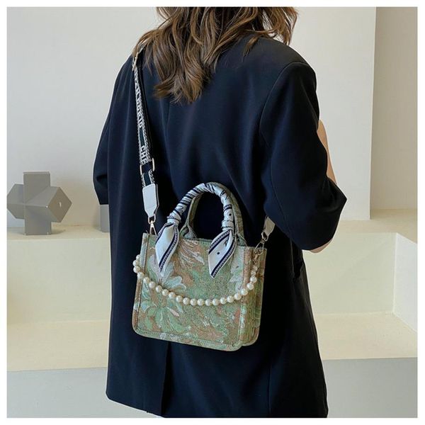 fashion bags women's handbag large capacity embroidery jacquard canvas handbag simple brand shoulder bag2791
fashion bags women's handbag large capacity embroidery jacquard canvas handbag simple brand shoulder bag2791