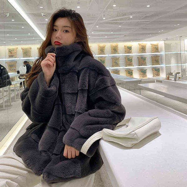 2021 new women faux fur jacket female winter stand collar long sleeve coats women women's solid loose faux mink fur coat l899 t220810, Black
2021 new women faux fur jacket female winter stand collar long sleeve coats women women's solid loose faux mink fur coat l899 t220810, Black