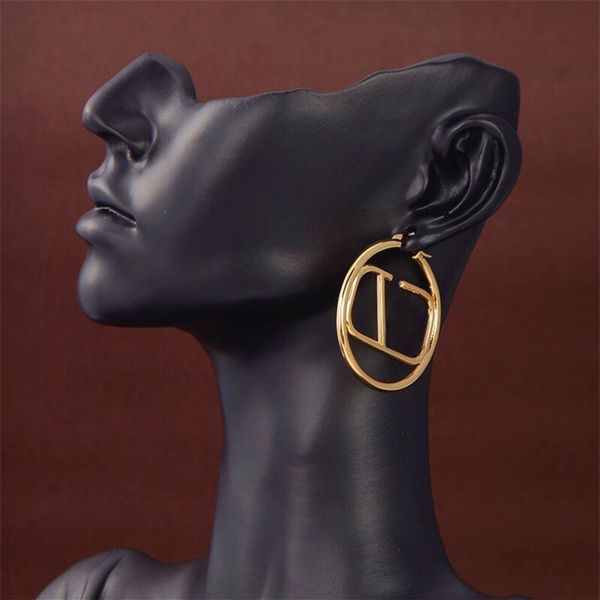 luxury fashion earrings v brand classic letters womens designer earrings gold designer women jewerly ear rings2749, Golden
luxury fashion earrings v brand classic letters womens designer earrings gold designer women jewerly ear rings2749, Golden