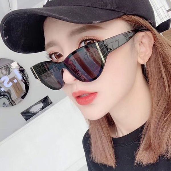 Premium Quality Fashion Cat Eyes Designer Women's Sunglasses for Men Women Summer Sun Glasses with Gift Box
Premium Quality Fashion Cat Eyes Designer Women's Sunglasses for Men Women Summer Sun Glasses with Gift Box