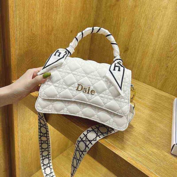 75% off store direct small women's 2022 new fashion crowd high-quality lingge portable small square single shoulder cross bag
75% off store direct small women's 2022 new fashion crowd high-quality lingge portable small square single shoulder cross bag