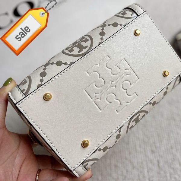 designer fashion trendy handbags bucket bags shoulder factory online export 2022 2022 new msenger portable women's bag
designer fashion trendy handbags bucket bags shoulder factory online export 2022 2022 new msenger portable women's bag