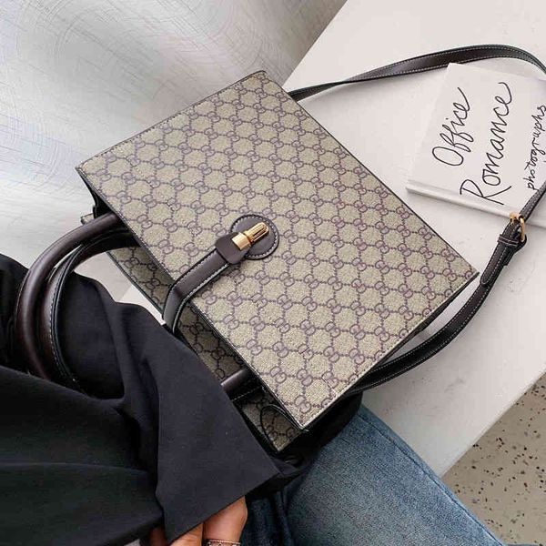 handbag 2023 fashion women's bag leather quality handbag women red large shoulder bag
handbag 2023 fashion women's bag leather quality handbag women red large shoulder bag