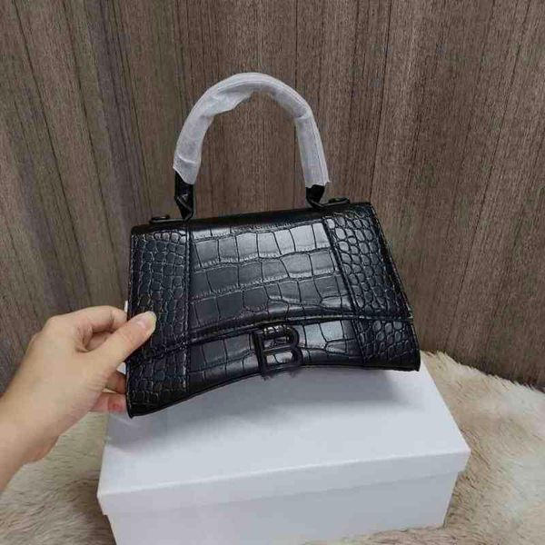 2022 bags designer bags balencigs designer bag handbags crossbody shoulder trendy retro crescent messenger hourglass ha eqm8
2022 bags designer bags balencigs designer bag handbags crossbody shoulder trendy retro crescent messenger hourglass ha eqm8