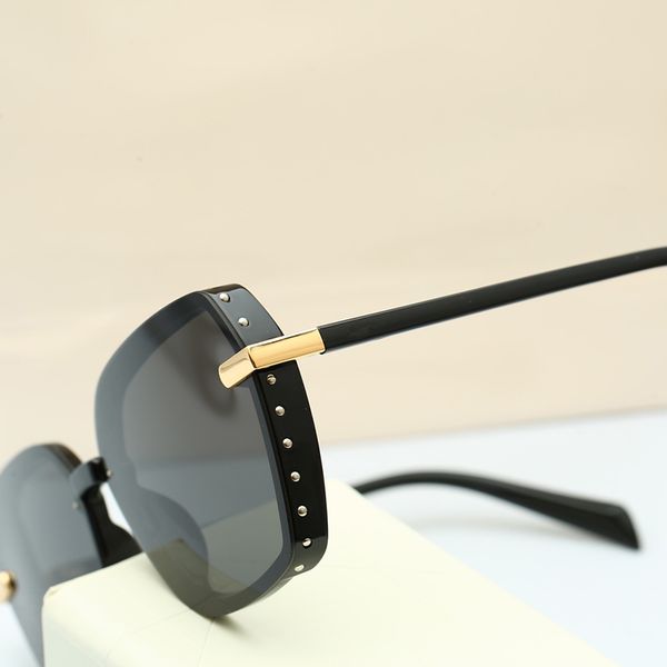 2022 new classic polarized sunglasses women designer 2022 luxury brand alloy metal polaroid hd tempered glass lens retro glasses sun glasses, White;black
2022 new classic polarized sunglasses women designer 2022 luxury brand alloy metal polaroid hd tempered glass lens retro glasses sun glasses, White;black