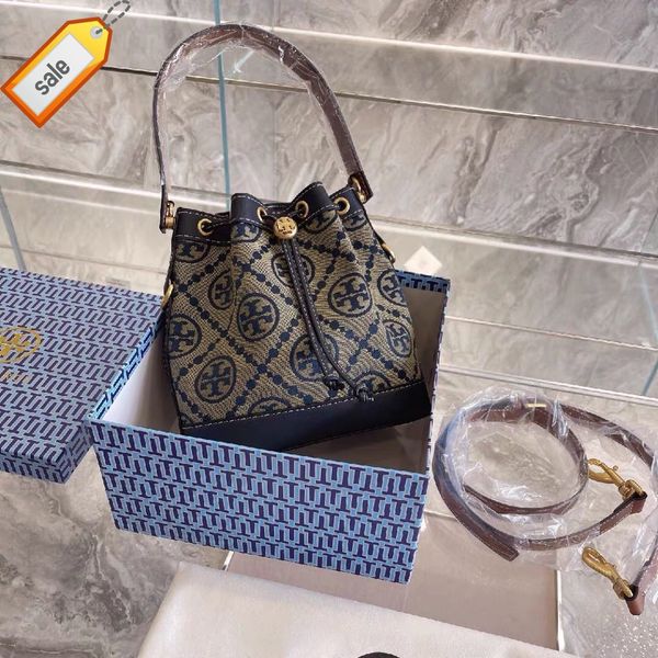 designer fashion trendy handbags bucket bags shoulder factory online export 2022 tang old flower drawstring bag msenger handbag
designer fashion trendy handbags bucket bags shoulder factory online export 2022 tang old flower drawstring bag msenger handbag